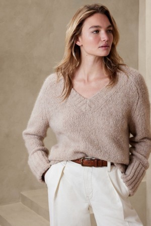 Banana Republic Melli V-Neck Women's Sweaters Beige | 65329-EZGP